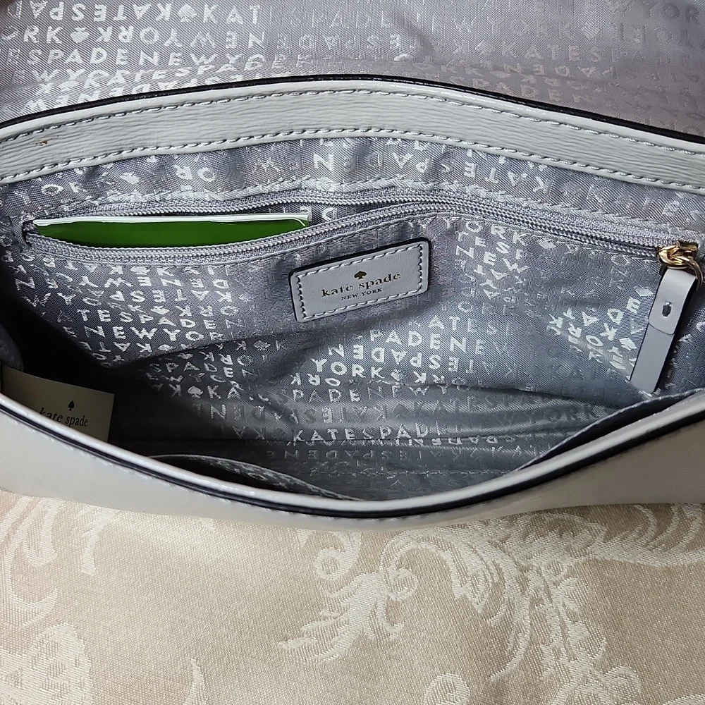 Kate Spade ♠️ carson gray patent leather with gold chain crossbody